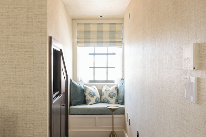 Room 13 of 32
