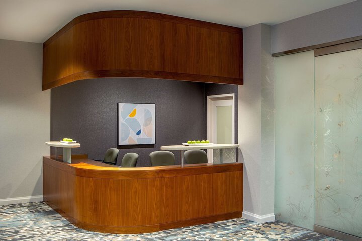 DoubleTree by Hilton Chicago - North Shore Conference Center