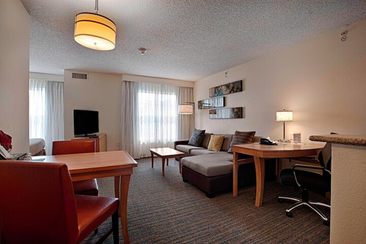 Room 17 of 35