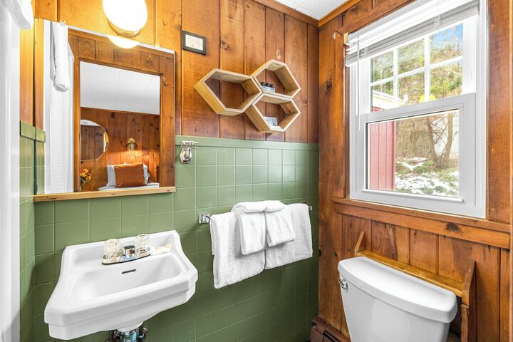 Phoenicia Lodge