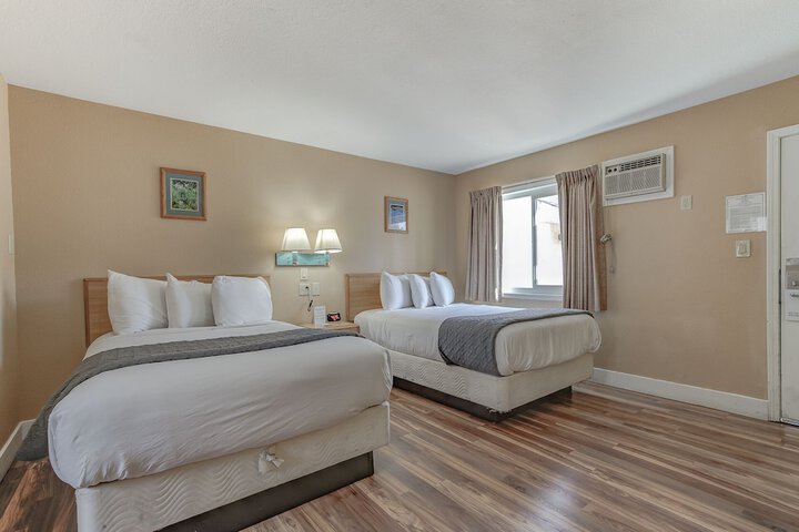 Shasta Pines Motel & Suites