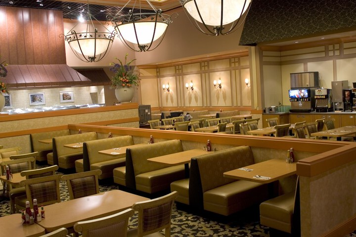 Dining 7 of 14