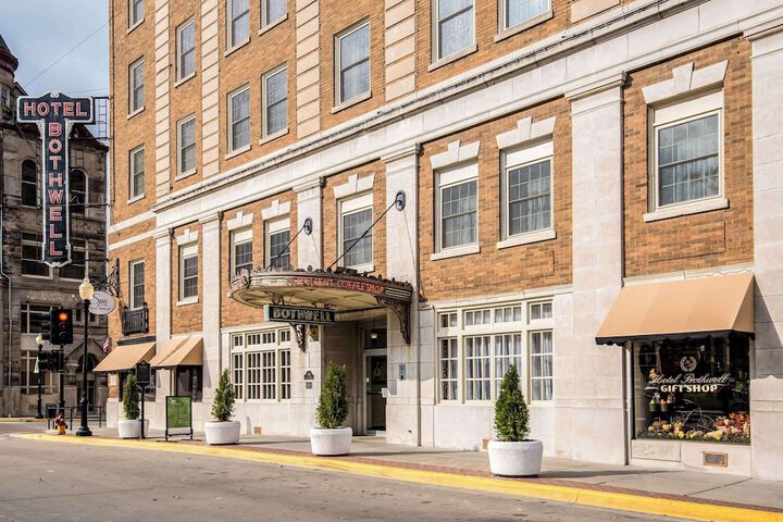 Hotel 2 of 84