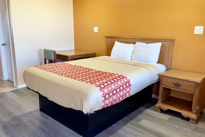 Room 26 of 38