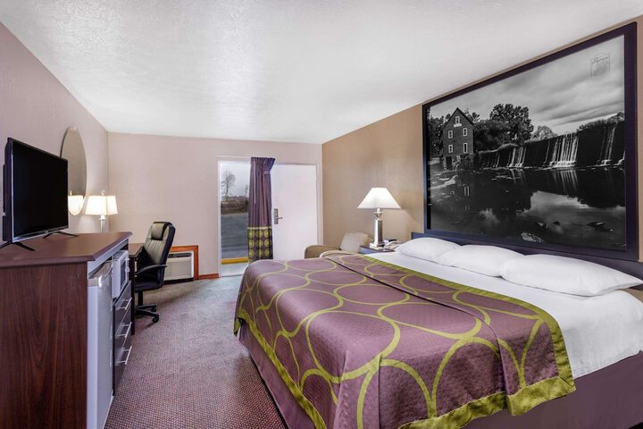 Room 16 of 25
