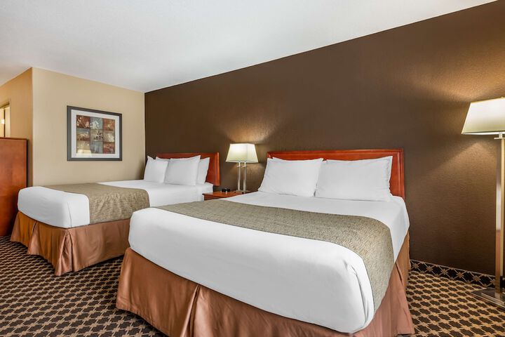 Best Western Strathmore Inn