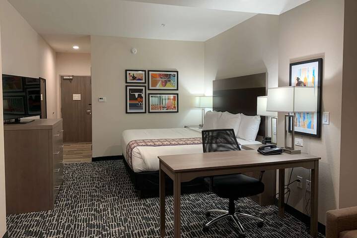 Room 9 of 24