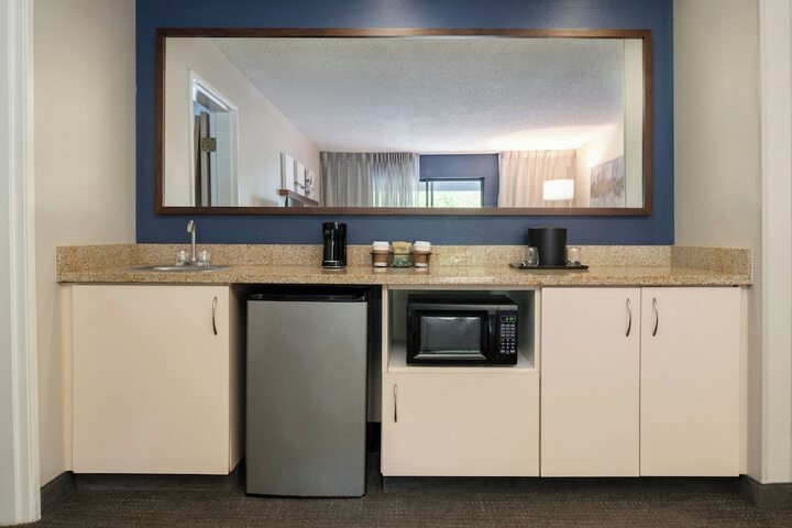 Courtyard by Marriott Shreveport Airport