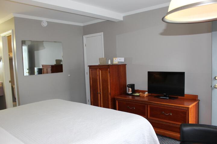 Room 19 of 66