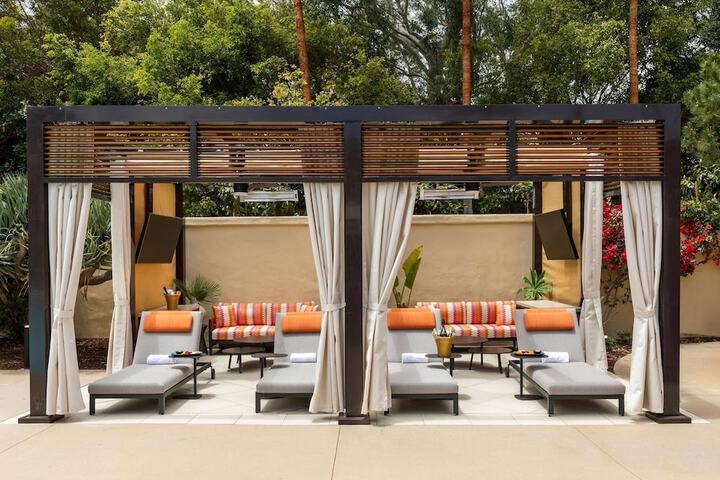 Estancia La Jolla Hotel & Spa