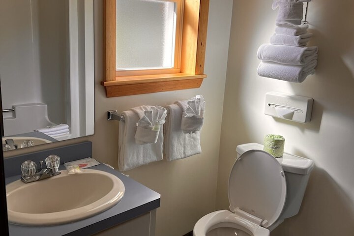 Room 8 of 18