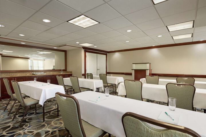 Homewood Suites by Hilton Dulles-North / Loudoun