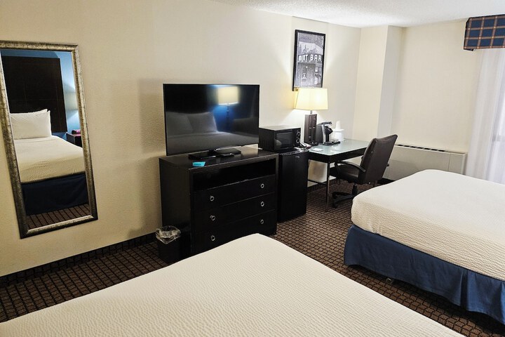 Ramada Plaza by Wyndham Sheridan Hotel & Convention Center