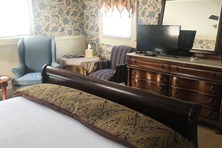 Albemarle Inn