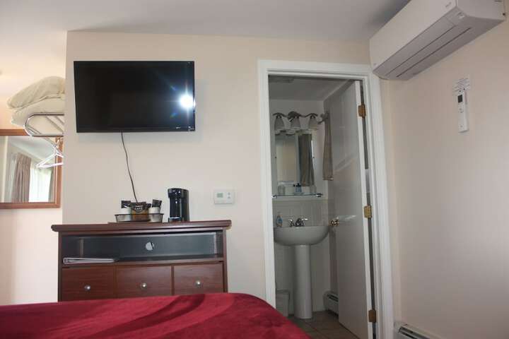 Room 71 of 83