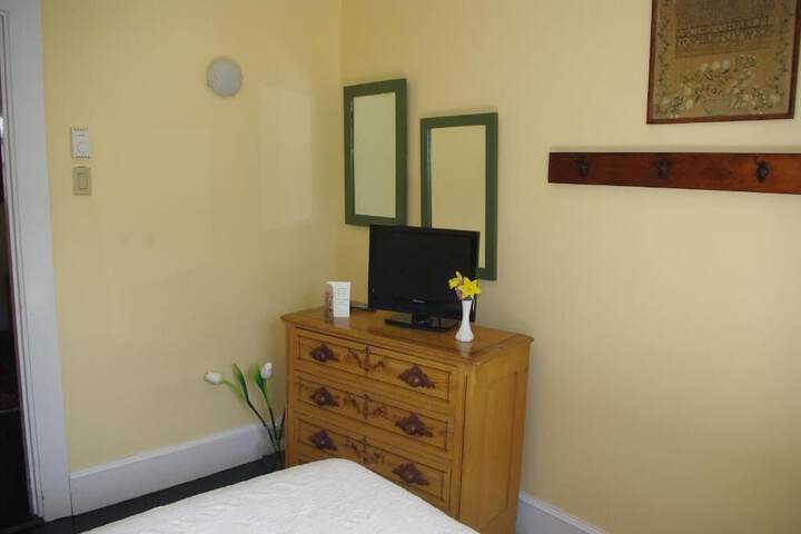 Room 17 of 46