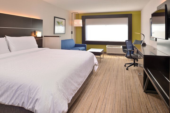 Room 28 of 43