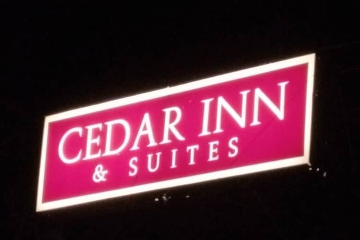 Cedar Inn & Suites
