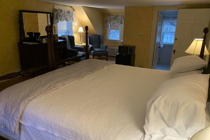 Room 27 of 53