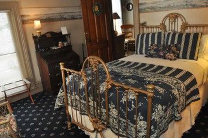 White Swan Inn Bed & Breakfast