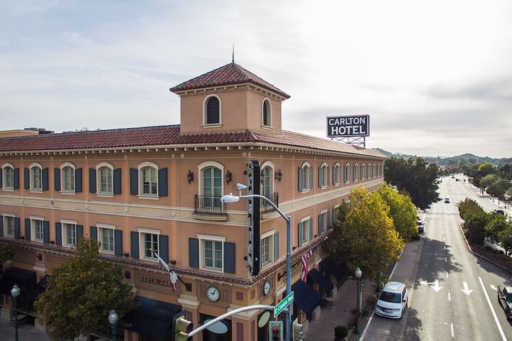 The Carlton Hotel Atascadero – Paso Robles, a Tribute Portfolio Hotel