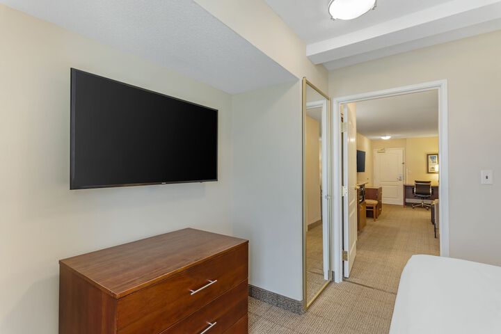 Room 17 of 40