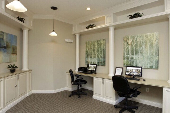Sawgrass Mall Apartment 2