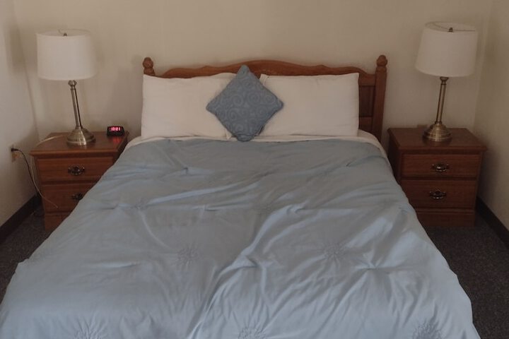 Room 17 of 28