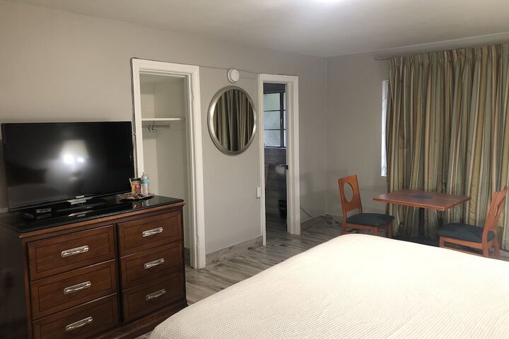 Room 7 of 19