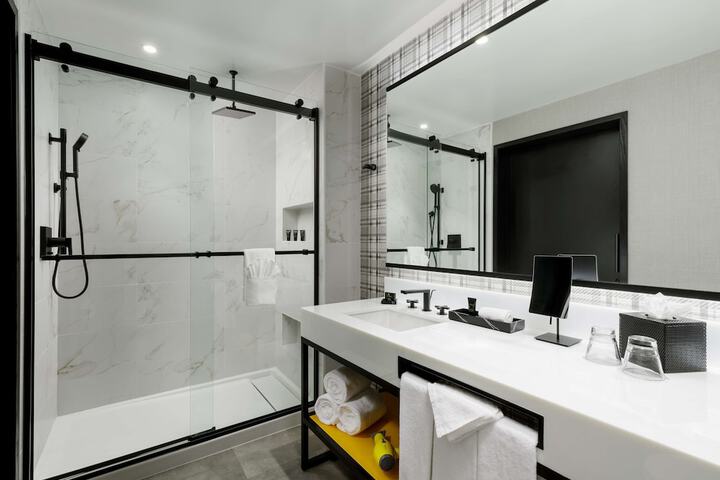 Room 9 of 79
