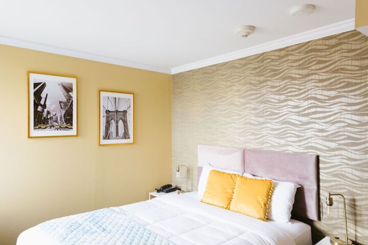 Room 16 of 21