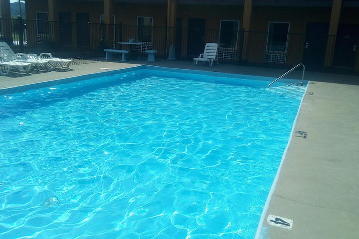 Pool 6 of 34
