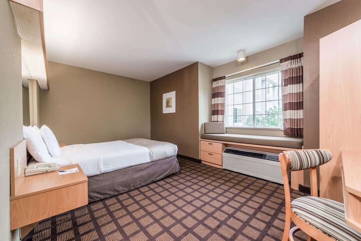 Room 4 of 15