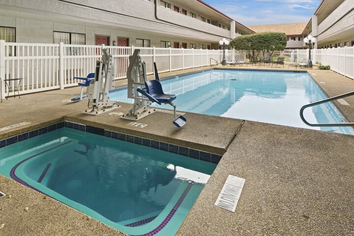 Pool 9 of 48
