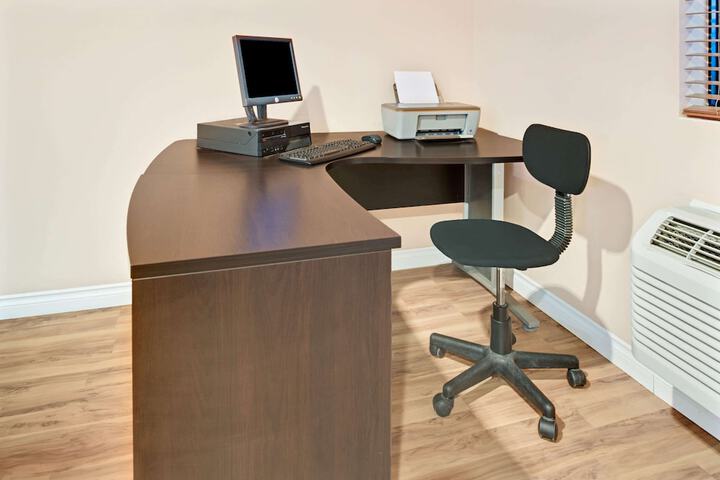 Business Center 27 of 27