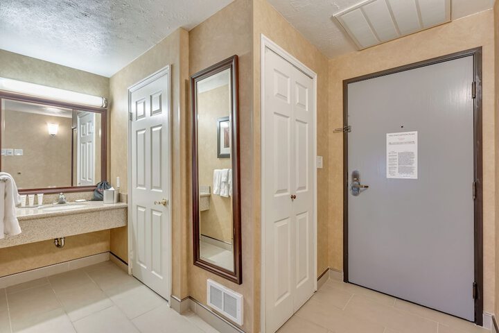 Room 79 of 112