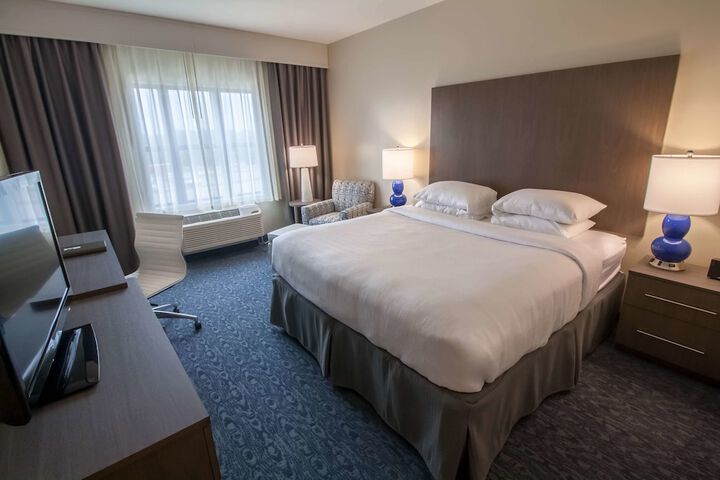 Hotel Renovo Des Moines UrbandaleTapestry Collection Hilton