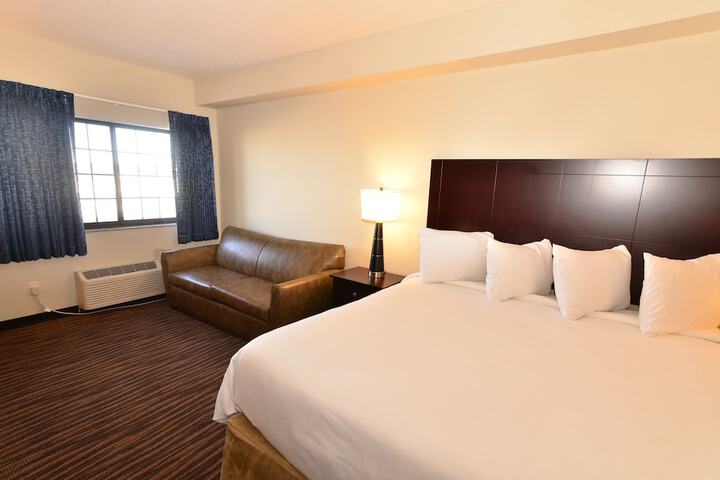 Room 53 of 106