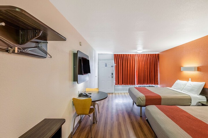 Room 22 of 30