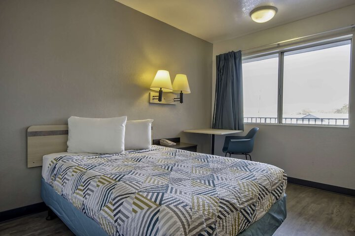 Room 17 of 43