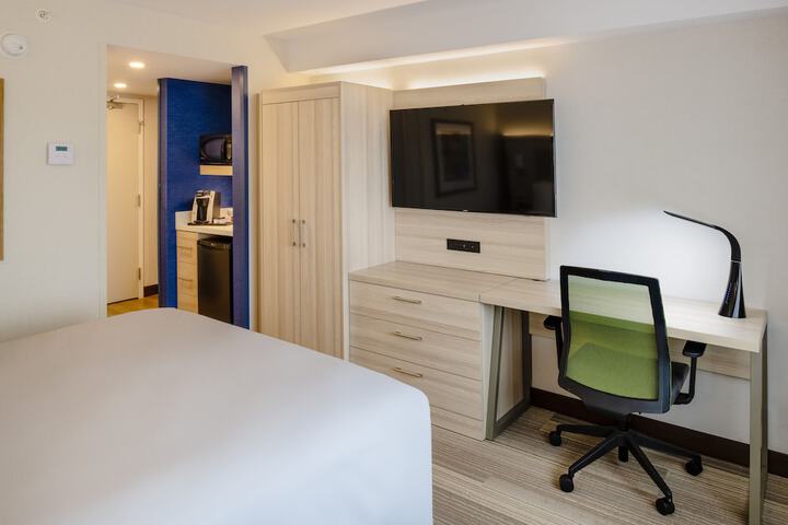 Room 19 of 49