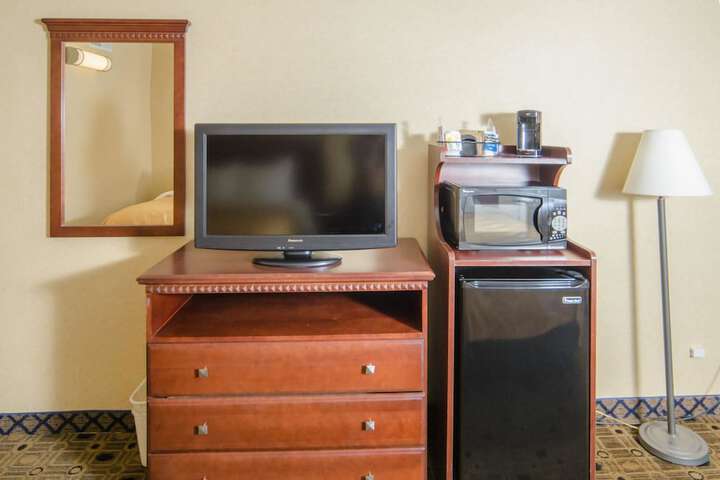 Room 34 of 100