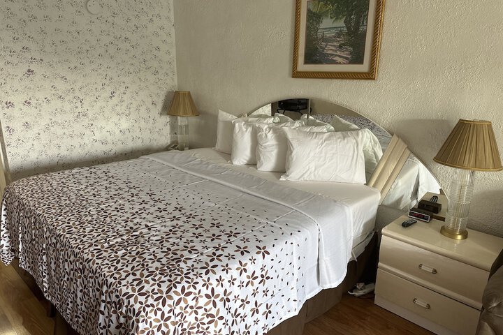 Room 14 of 36