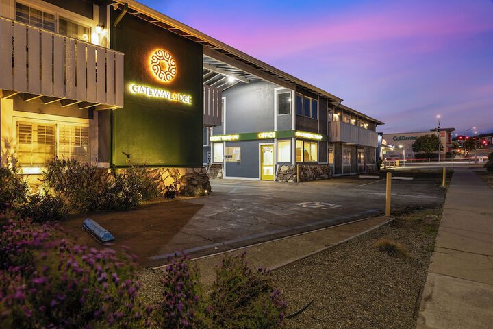 Gateway Lodge