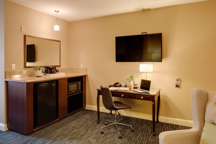 Ayres Hotel & Spa Mission Viejo – Lake Forest