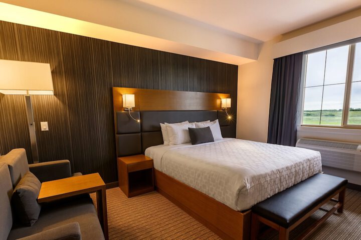 Room 12 of 28