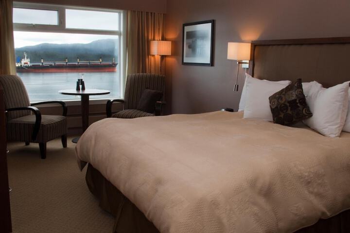 Inn on the Harbour