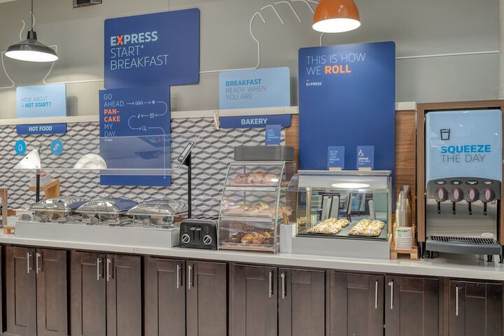 Holiday Inn Express & Suites Edwardsville by IHG
