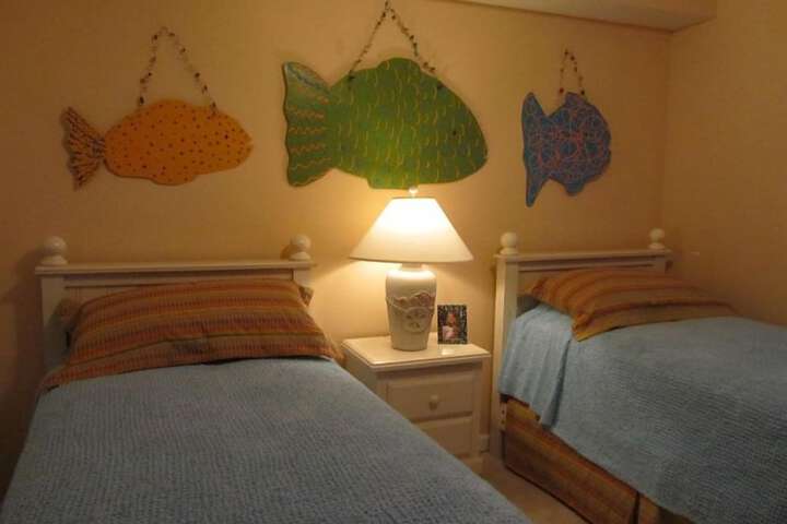 Room 13 of 30