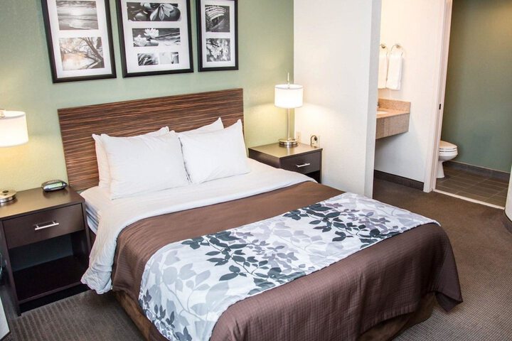 Room 20 of 33
